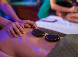 Massagem com Pedras Quentes